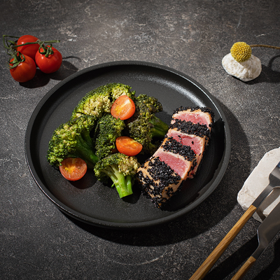 Тунец татаки с брокколи в In Tasty по цене 590 ₽