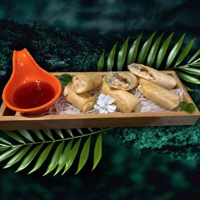 Спринг-ролл с креветкой в LAOBAN по цене 1170 ₽