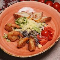 Цезарь с тигровыми креветками в Гриль Хаус