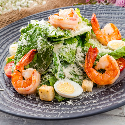 Салат Цезарь с креветками в MANANA по цене 560