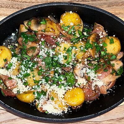 Сковородка с курицей в Breakfast по цене 699 ₽