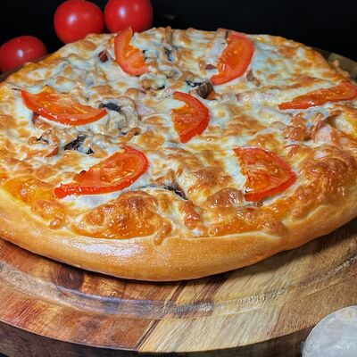 Копченый цыпленок в Hello pizza по цене 940 ₽