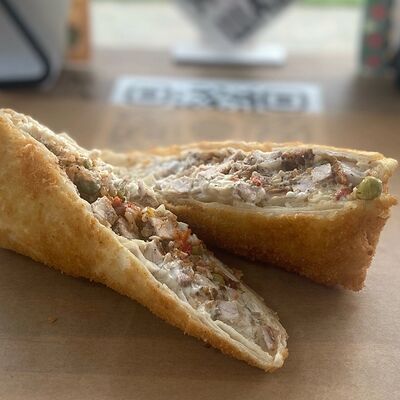 Буррито с фаршем в сырном лаваше в темпуре в Burritos по цене 295 ₽