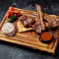 Каре ягненка в Meat Feast