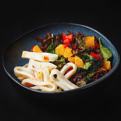 Салат с кальмарами на гриле и ореховым соусом в Кабуки по цене 550