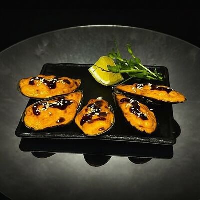 Мидии под соусом спайси в Бейкер суши по цене 729 ₽