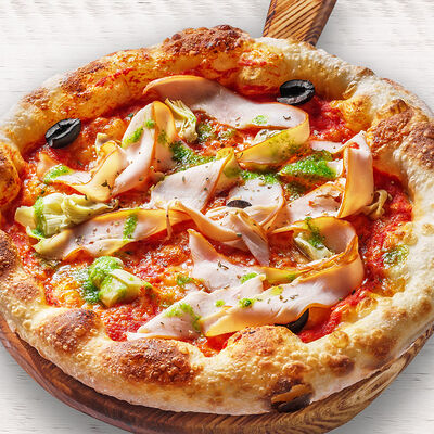 Пицца с курицей и артишоками в Перчини по цене 700 ₽