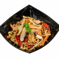 Wok с курицей и грибами в сливочном соусе в Джей Сан Иглино