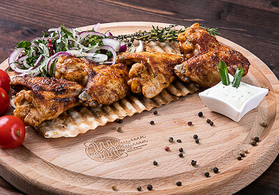 Шашлык из куриных крылышек в Шашлык-Машлык по цене 369 ₽