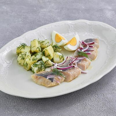 Селедочка с молодым картофелем в Царь по цене 590 ₽