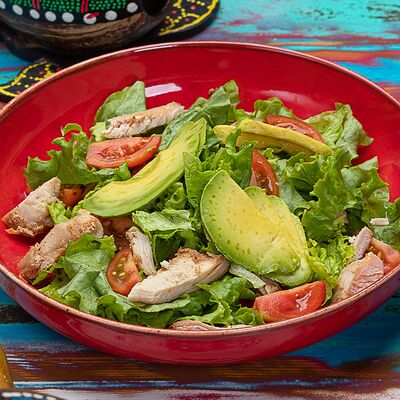 Салат Кобб в Burritos по цене 480 ₽