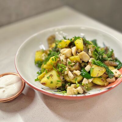 Оджахури с курицей в Pioners по цене 790 ₽