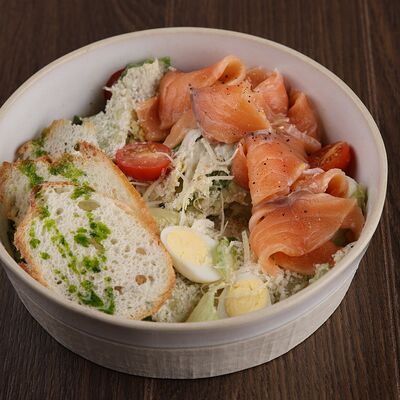 Цезарь с семгой в Mis по цене 1140 ₽