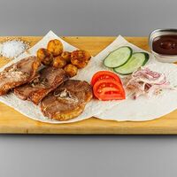 Шашлык из спинки бараньей в Meat & Grill
