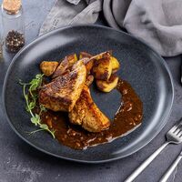 Индейка тандури с картофелем черри в Encore Cafe