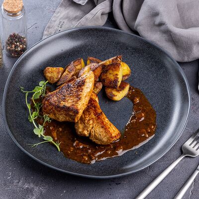 Индейка тандури с картофелем черри в Encore Cafe по цене 1080 ₽