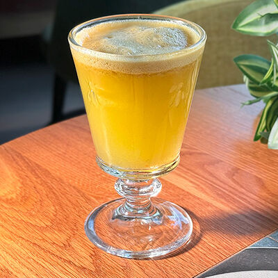 Сок свежевыжатый Яблоко 200мл в Сулугуни по цене 368 ₽