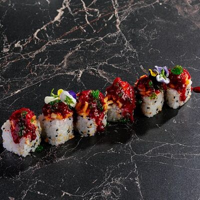 Угорь, черешня и кальмар темпура в Gills по цене 990 ₽