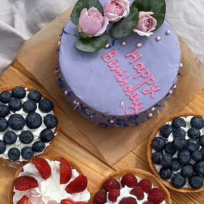 Набор Бенто-торт и 4 тарта Happy birthday в Плюшки подружки по цене 2500