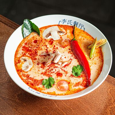 Том Ям Ли с курицей в Кухня Ли по цене 690 ₽