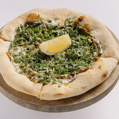 Манакиш с ягненком и лабане в Saviv по цене 1495 ₽