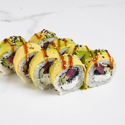 С авокадо, с тунцом и чёрной икрой тобико в Ёбисан по цене 839 ₽