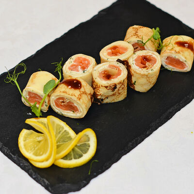 Блинчики с лососем и крем чиз в Лесная поляна по цене 950 ₽