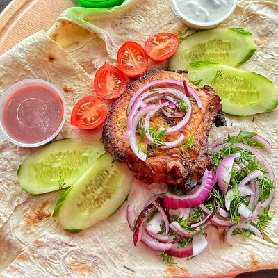 Комбо свинина корейка и напиток в Мясная ярмарка по цене 543 ₽