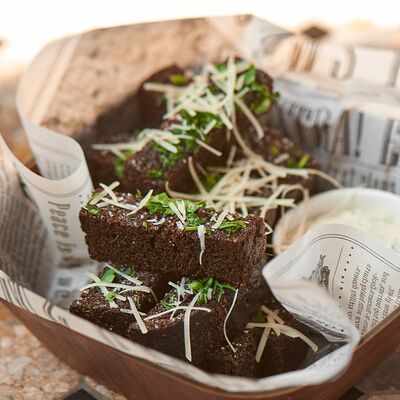 Чесночные гренки с сыром в Старое Место по цене 250 ₽