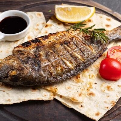 Дорадо на углях в Вкусный шашлык и не только по цене 1250 ₽