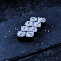 Классический с огурцом в Dada sushi