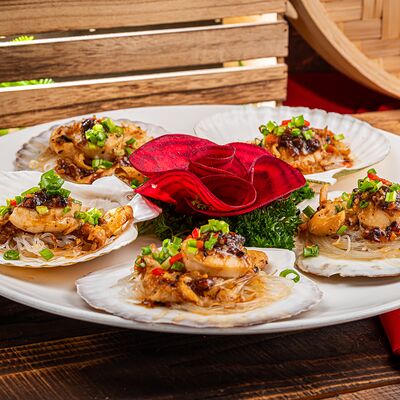 Морской гребешок с соусом Чежи в J.Z. Peking Duck по цене 4750 ₽