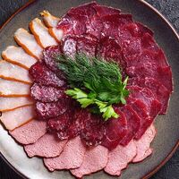 Ассорти мясное в Cernovar