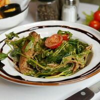 Салат с индейкой в Бар Пиф-Паф