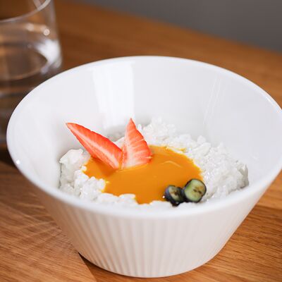 Ароматная рисовая каша на кокосовом молоке с пюре из манго в Butik по цене 380 ₽