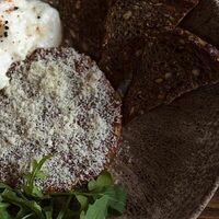 Тартар из говядины с муссом из пармезана в More More