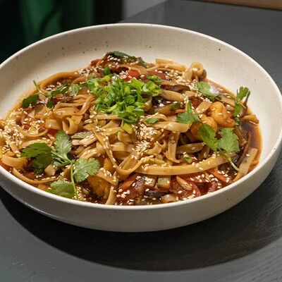 Удон с креветками в Bistro Оstro по цене 865 ₽