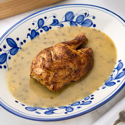 Запеченный цыпленок с трюфельным соусом в Osteria Dolce по цене 1100 ₽