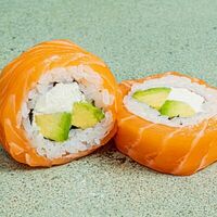 Ролл Филадельфия классик в SAKURA SUSHI PREMIUM