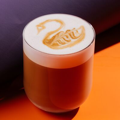 Латте Ягодный Пломбир в Baggins Сoffee по цене 380 ₽