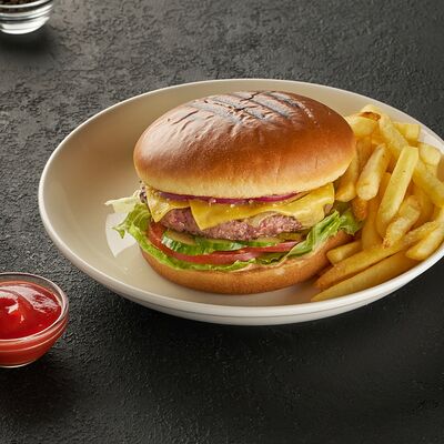 Комбо Чизбургер три сыра, картофель фри, кетчуп в Хмель и солод по цене 949 ₽