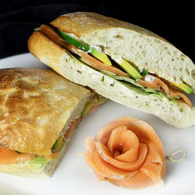 Сэндвич с лососем в Temple pizza по цене 750 ₽