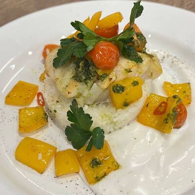 Треска с овощным ассорти и соусом бешамель на кокосовом молоке в Кокофреш по цене 850 ₽