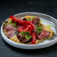 Рамиро с ростбифом в Corner Grill