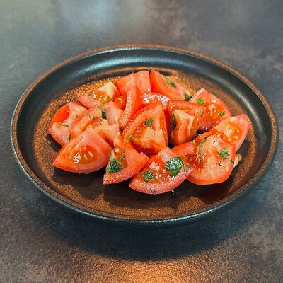 Салат из свежих помидоров в Перекусъ по цене 350 ₽