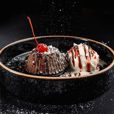 Десерт Шоколадный фондан в РАХАТ по цене 465 ₽