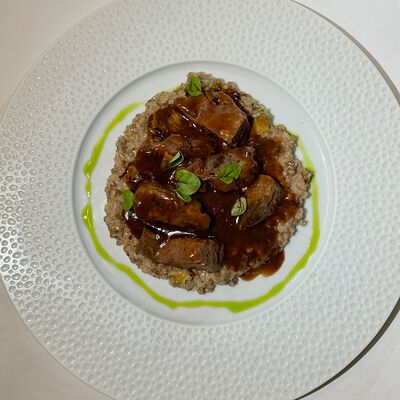 Щечки телячьи в Parisienne по цене 2190 ₽