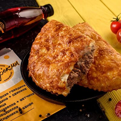 Чебурек с мраморной говядиной в Чебурекми по цене 400 ₽