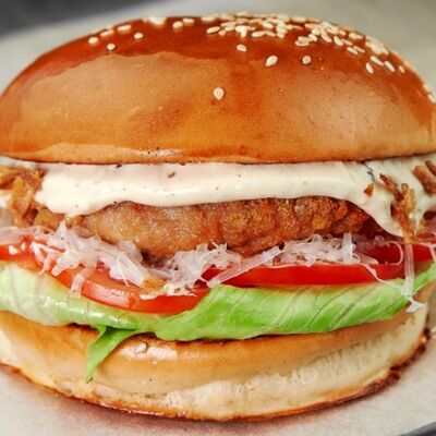 Бургер Цезарь в Царь-еда по цене 425 ₽