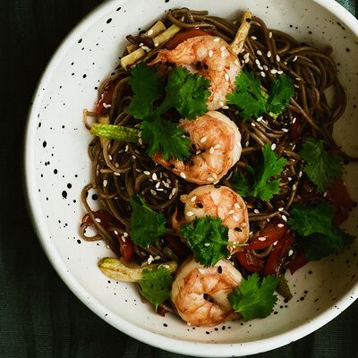 Гречневая лапша с креветками в En Ferio по цене 600 ₽